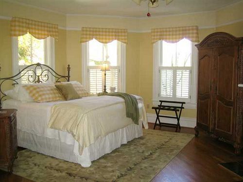 Oak Hill On Lane Bed & Breakfast Waynesville
